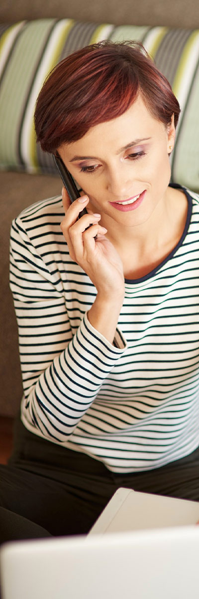 femme__telephone_mail_contact1